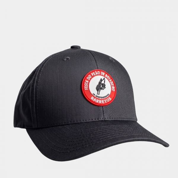 BONE FECHADO PRETO, LOGO EMBORRACHADA