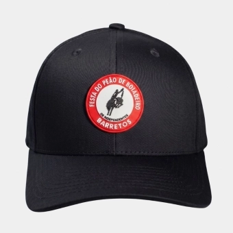 BONE FECHADO PRETO, LOGO EMBORRACHADA